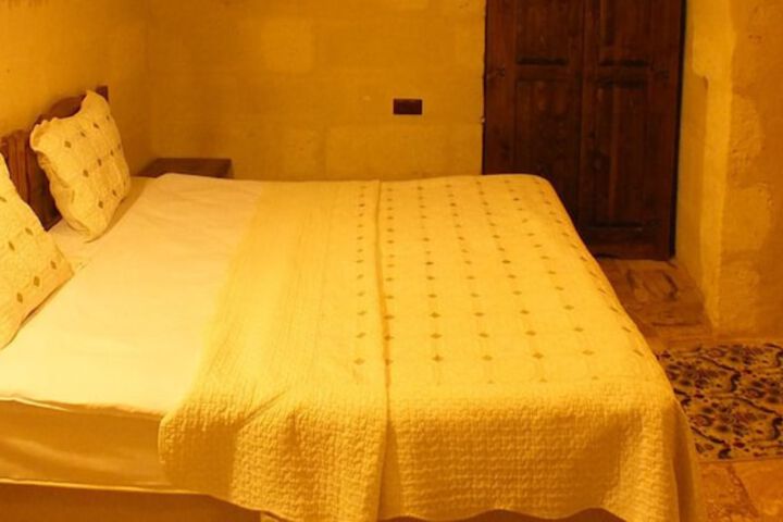 Room 2 of 40