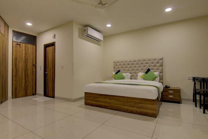 Room 7 of 38