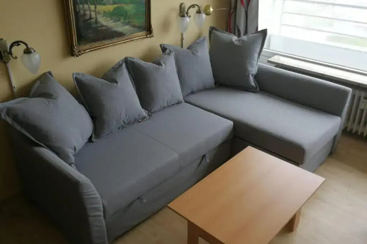 Room 2 of 13