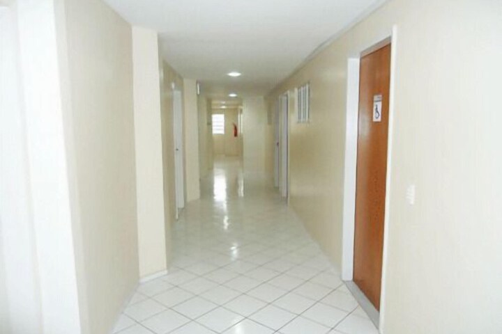 Ballroom/Hall 15 of 17