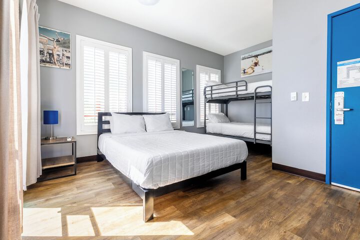 Room 21 of 42