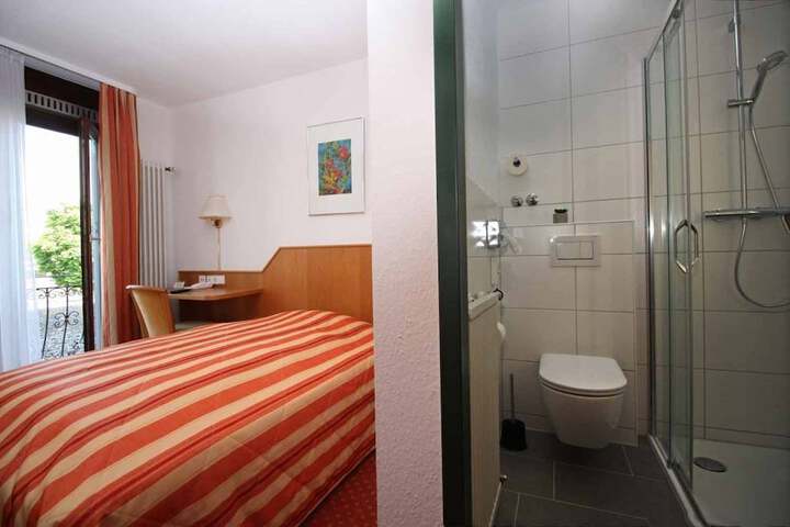 Room 30 of 70