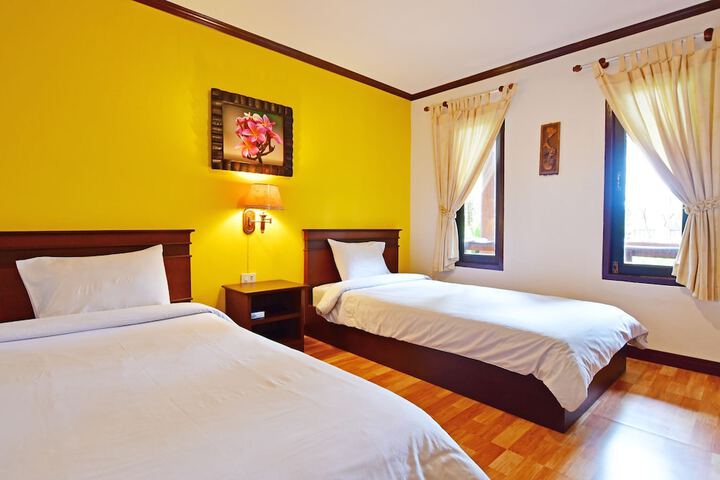 Room 4 of 32