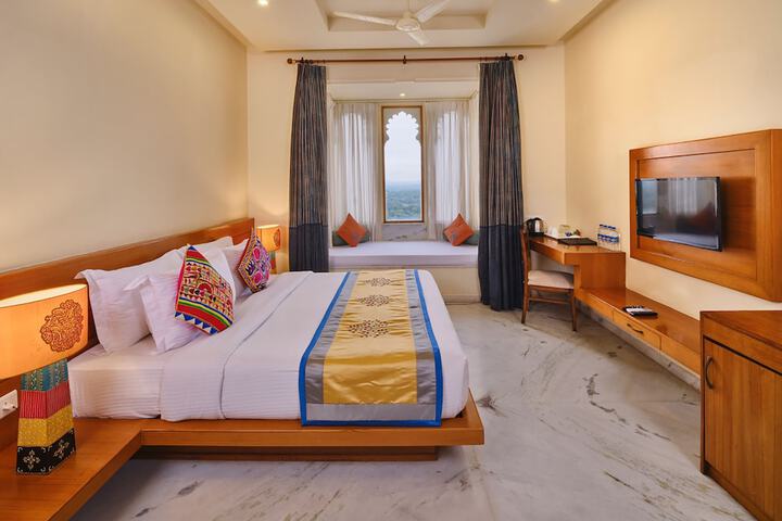 Room 10 of 26