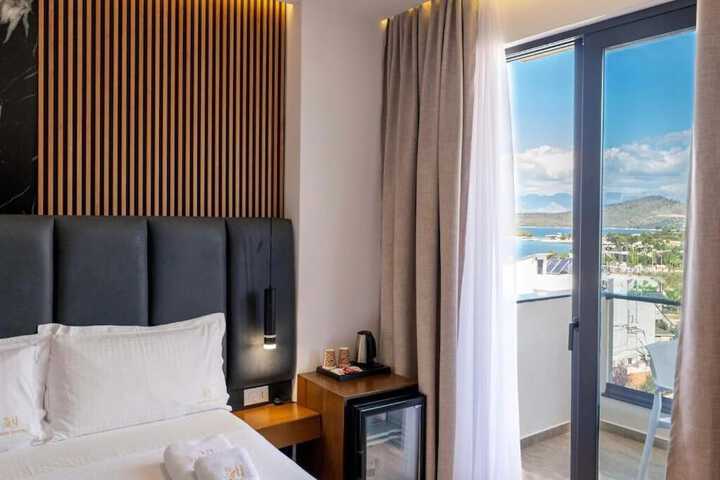 Room 12 of 140