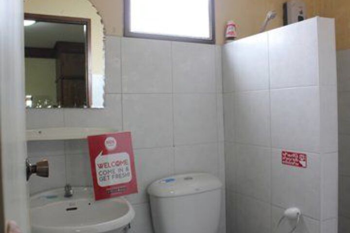 Room 3 of 33