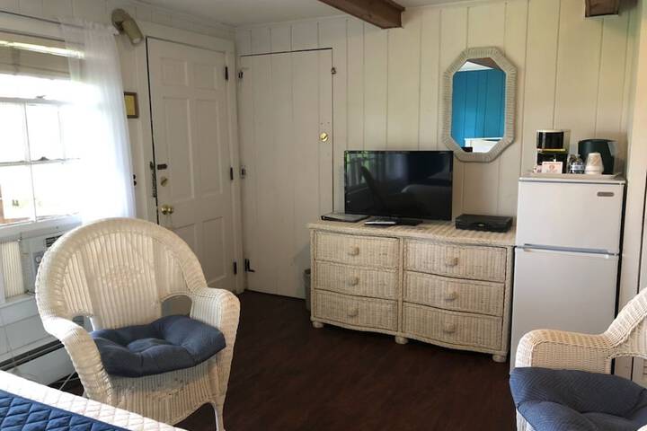 Room 6 of 43