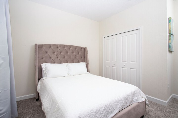 Room 20 of 97