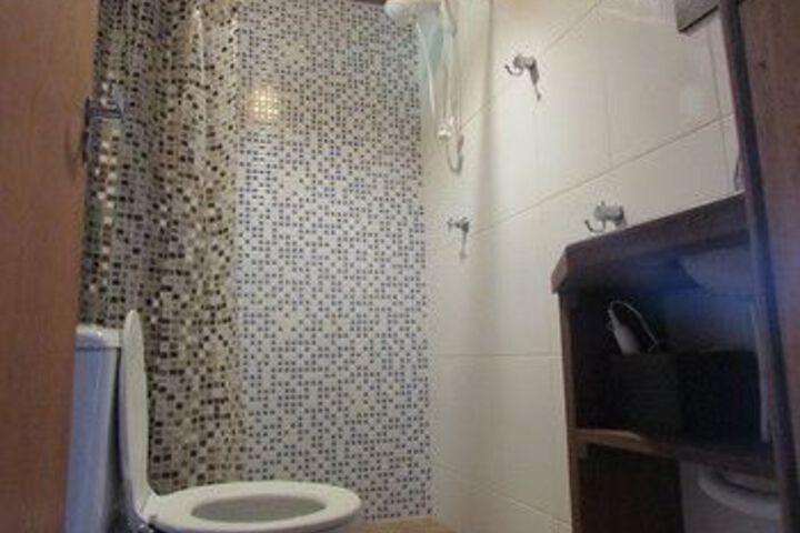 Room 10 of 75