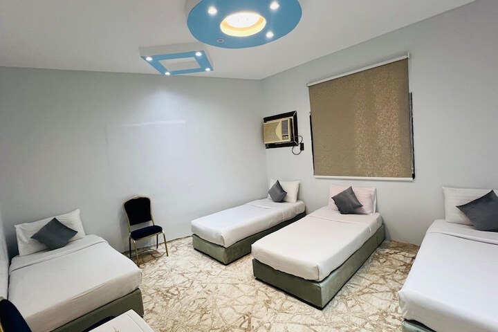 Room 7 of 14