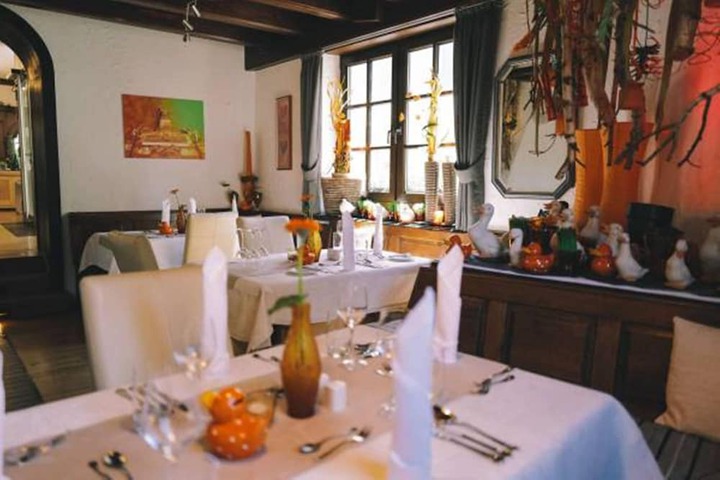 Dining 87 of 107
