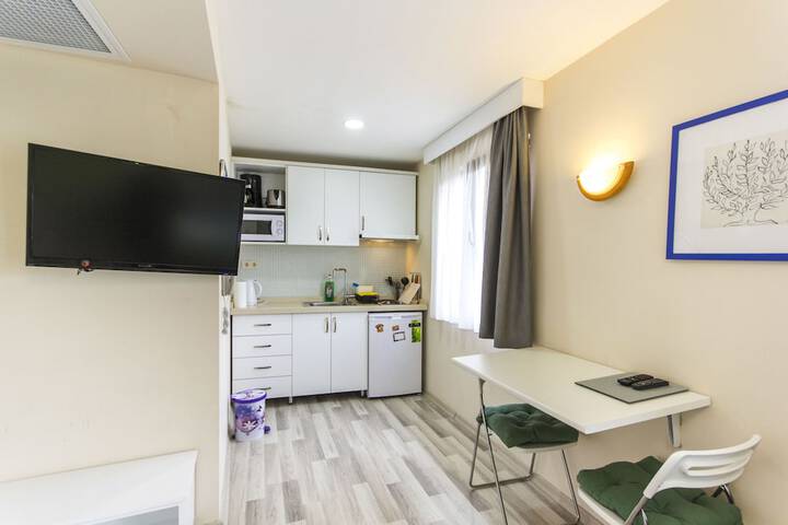 Room 4 of 30