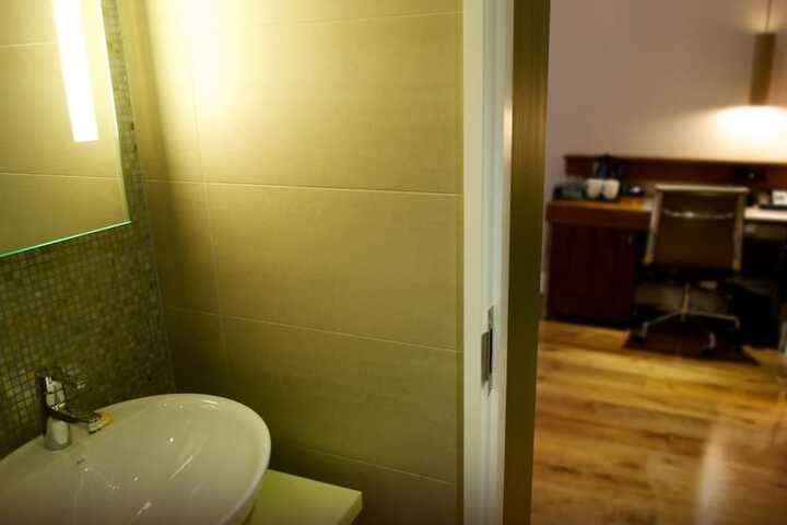 Room 49 of 75