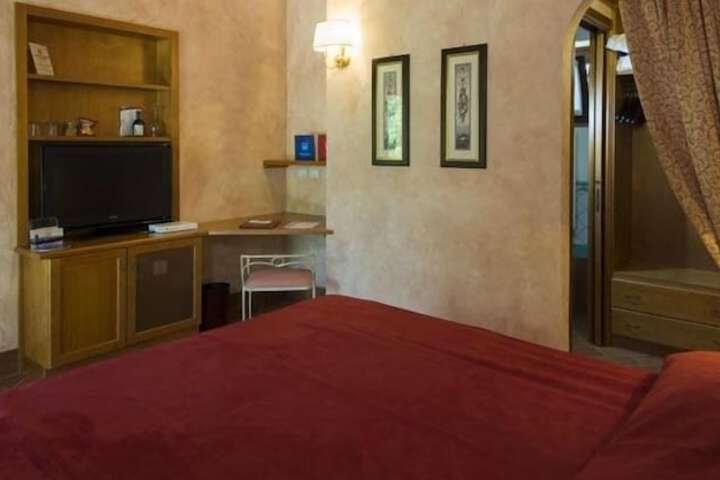 Room 10 of 50