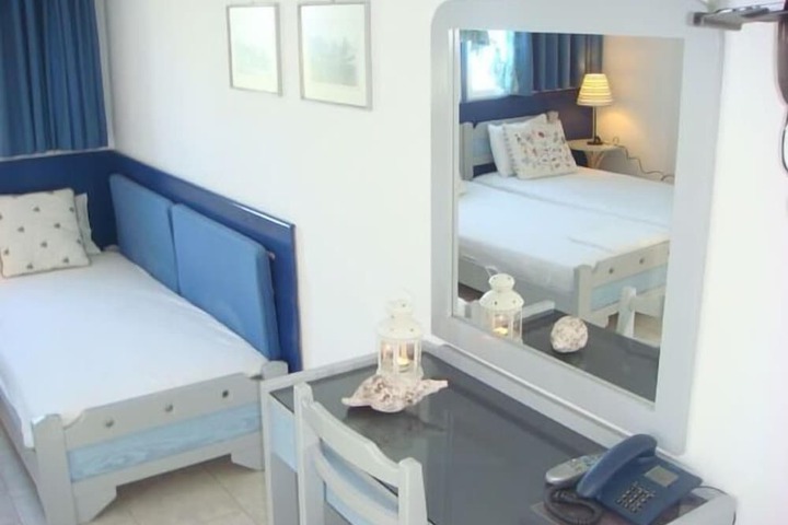 Room 4 of 43