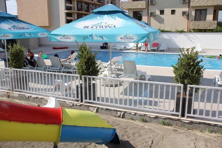 Pool Hotel