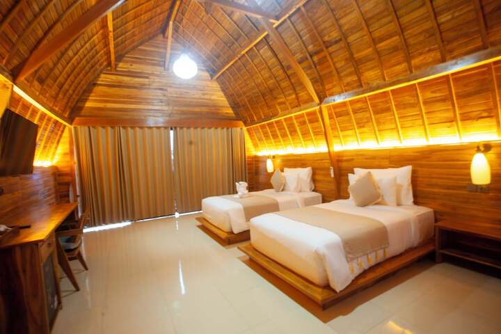 Room 16 of 64