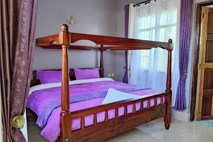 Room 4 of 36