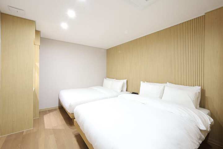 Room 13 of 75