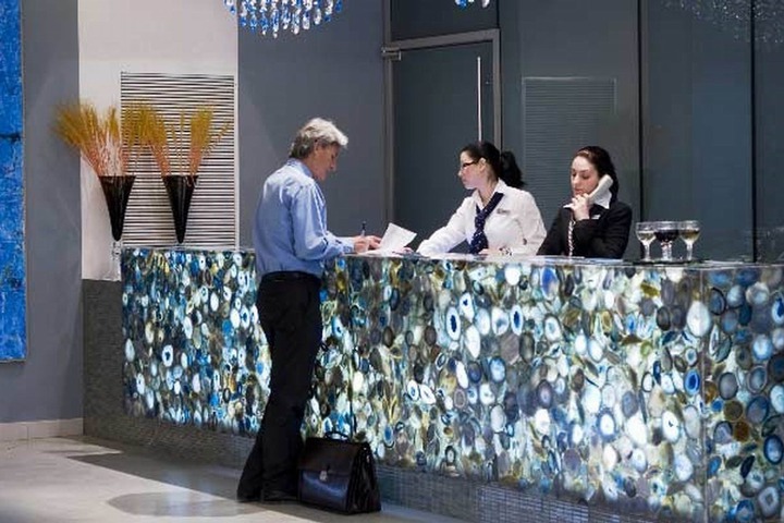 Entrance & Lobby