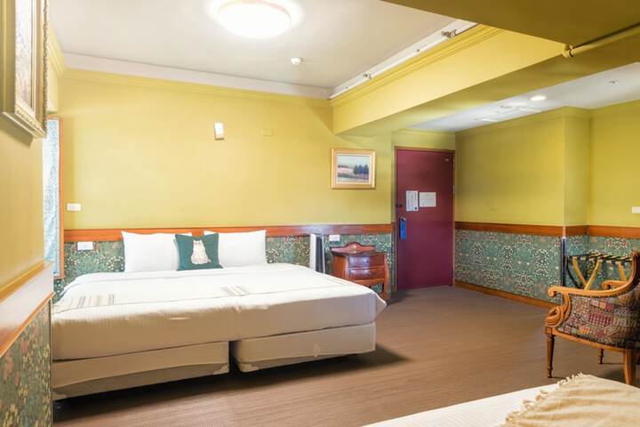 Room 34 of 115