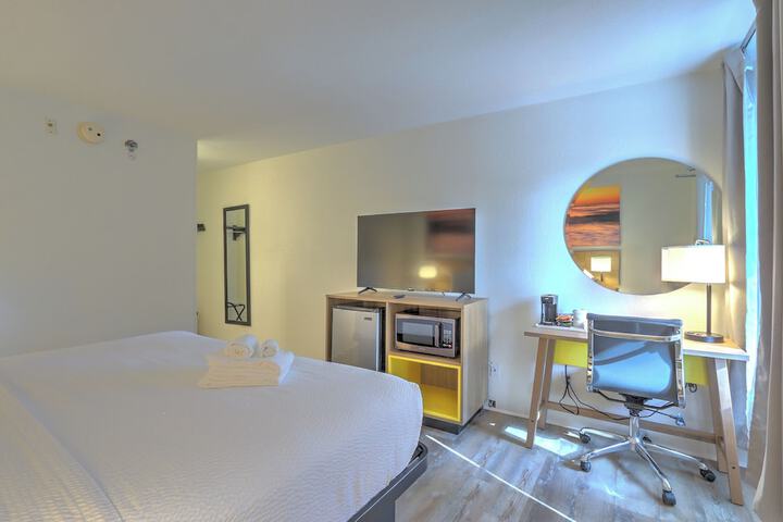 Room 4 of 23