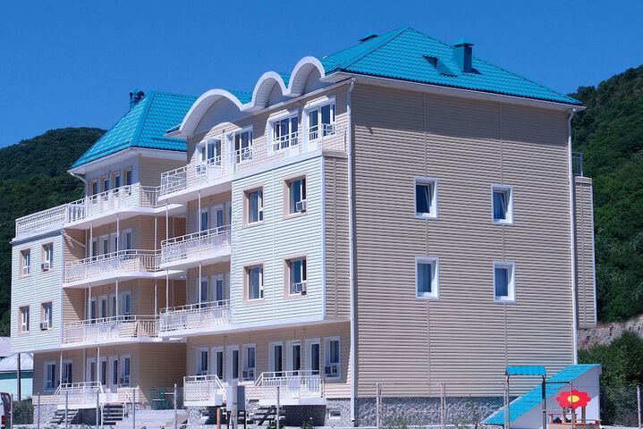 Lelux Hotel in Novomikhaylovskiy