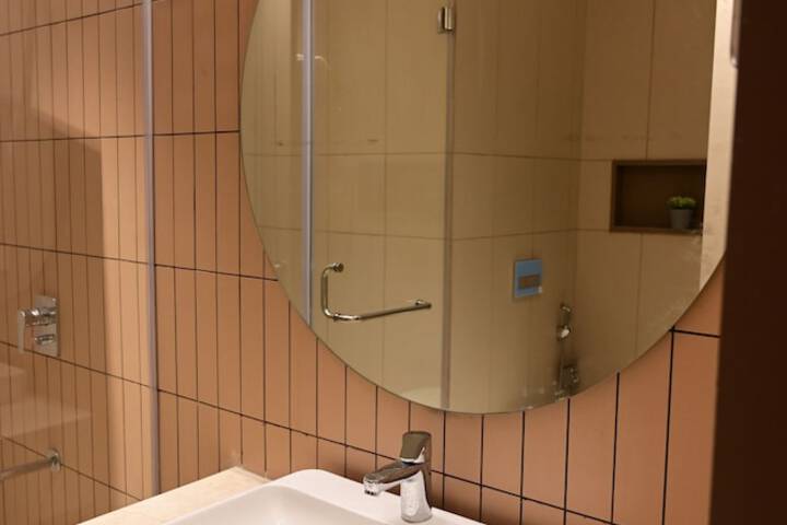 Room 7 of 17