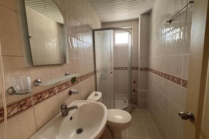Room 20 of 169
