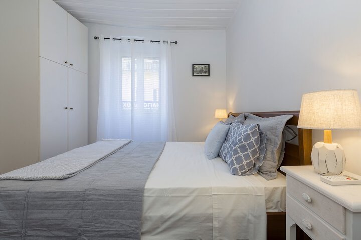 Room 4 of 29