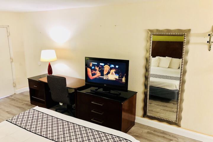 Renovated Standard King Bed (1 of 15)