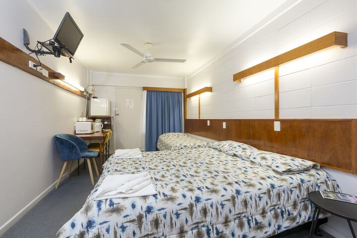 Room 3 of 18