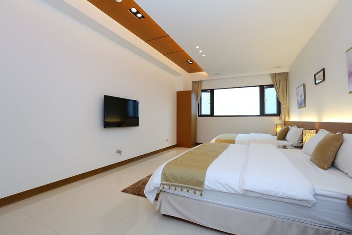 Room 4 of 42