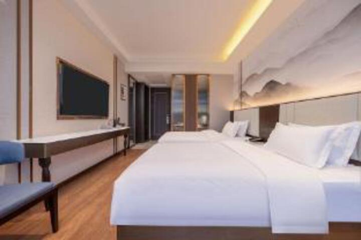 Room 8 of 8