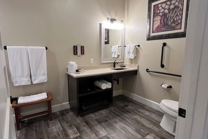 Room 20 of 33