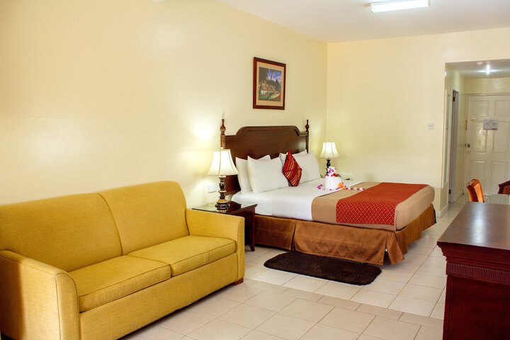 Room 6 of 75