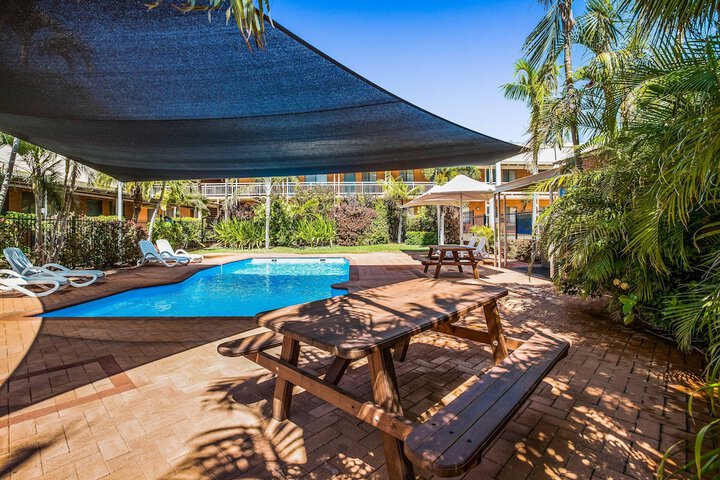 Pool Hotel