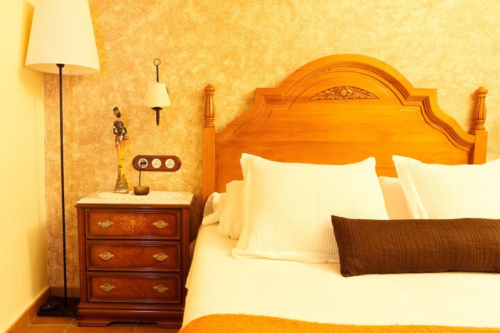 Room 5 of 183