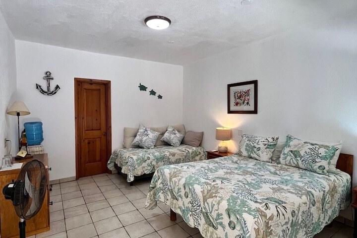 Room 16 of 33