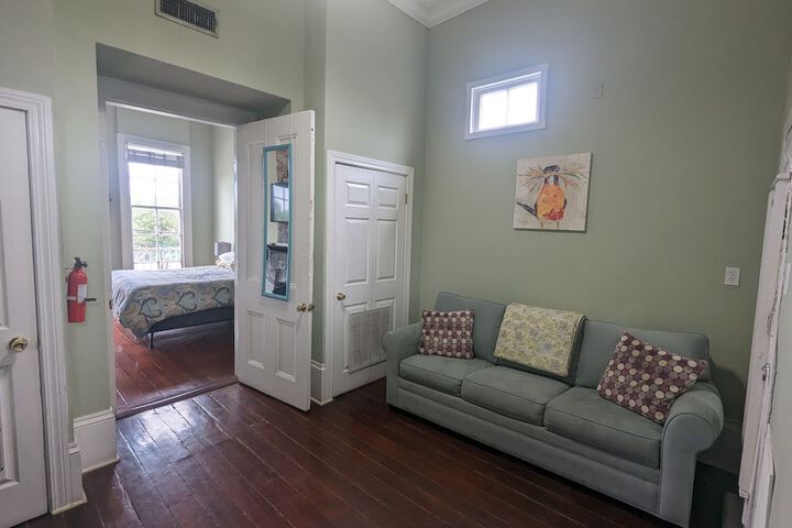 Room 17 of 27