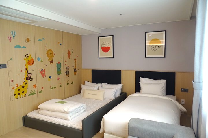 Room 70 of 219