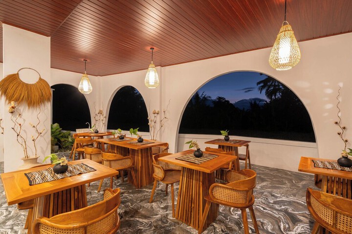 Dining 152 of 176