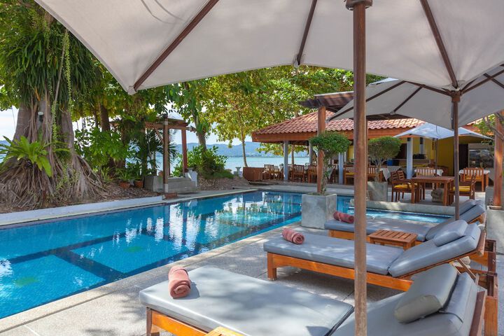 Pool Hotel
