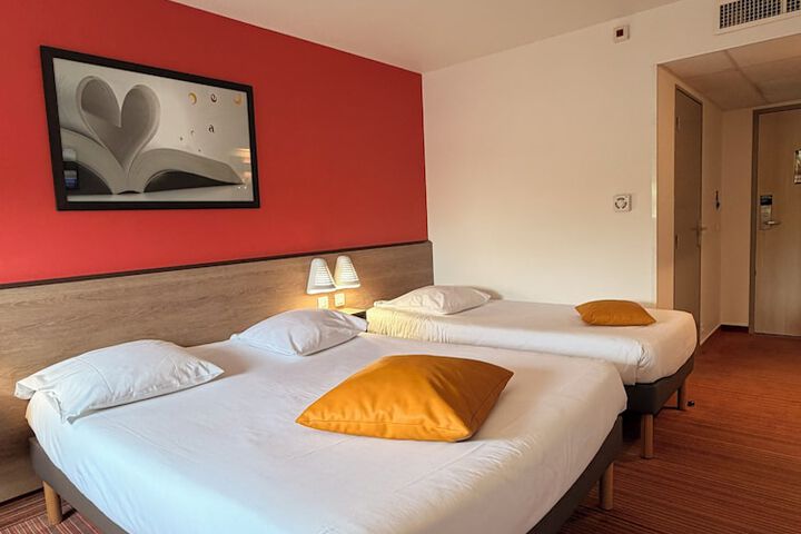 Room 15 of 38