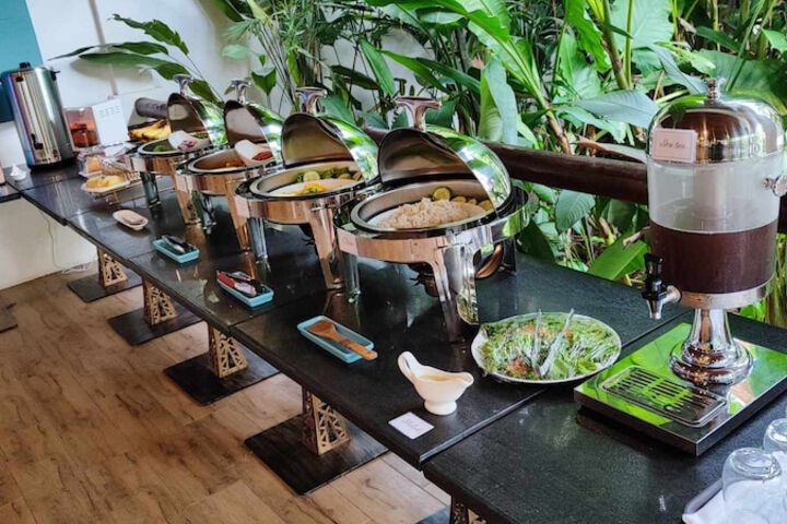 Dining 48 of 61