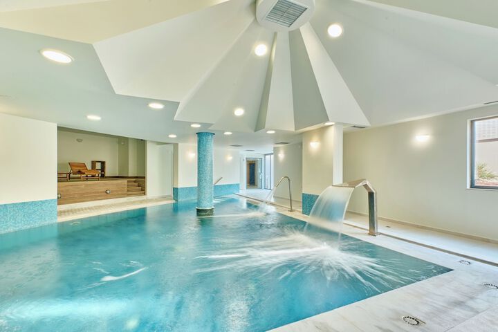 Pool 94 of 182