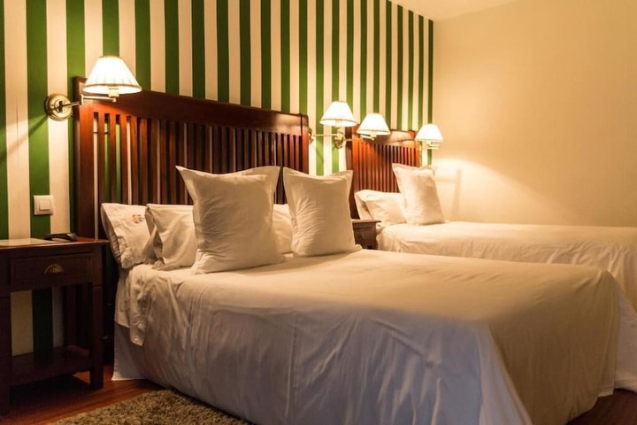 Room 4 of 62