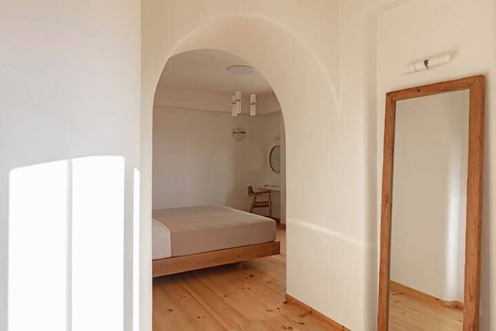 Room 7 of 84