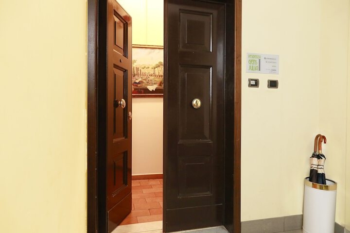 Hotel 2 of 73