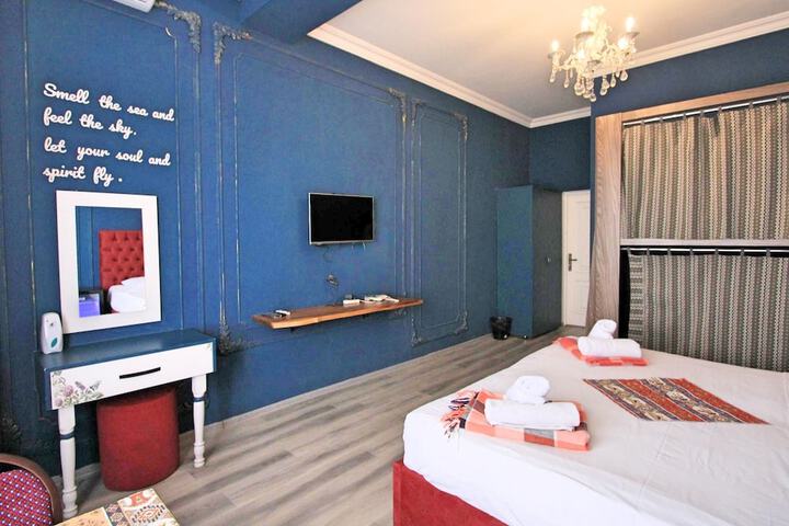 Room 17 of 66